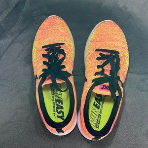 Nike Lunarlon Women’s Size 9 Running Shoes (Gently Worn)